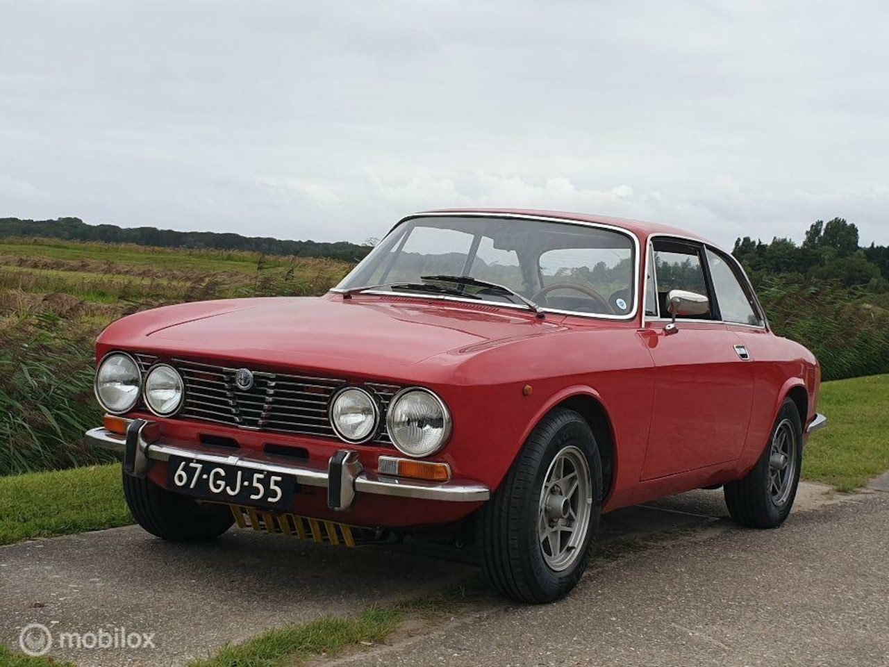 Alfa Romeo 1300 - GT JUNIOR met 2.0 motor - AutoWereld.nl