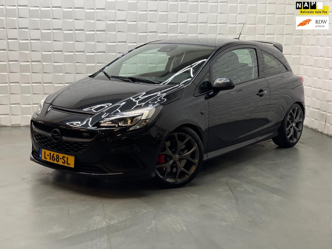 Opel Corsa - 1.6 Turbo OPC SCHAALSTOELEN CAMERA - AutoWereld.nl