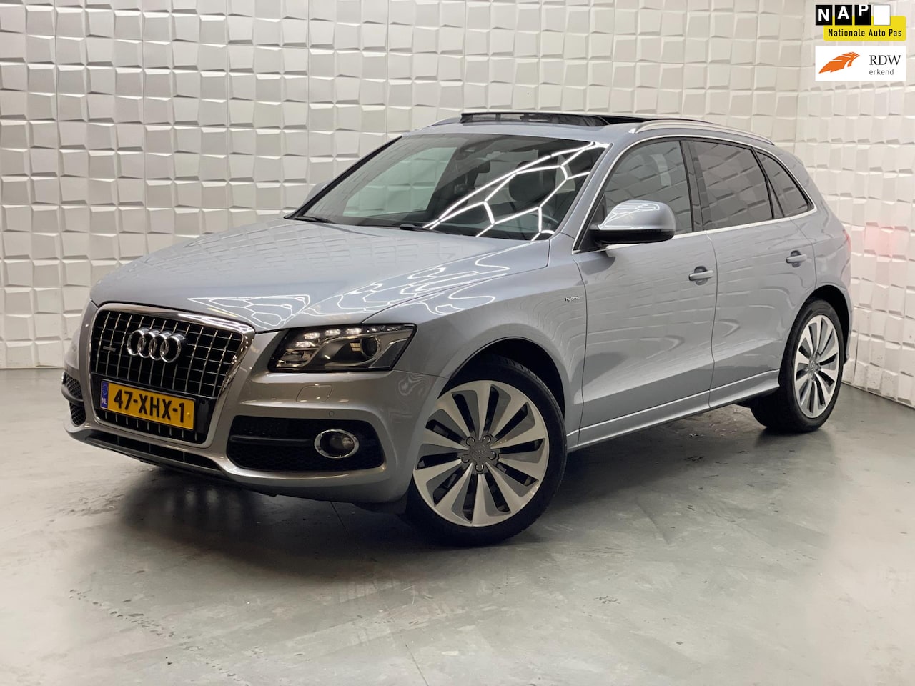 Audi Q5 - 2.0 TFSI hybrid quattro Pro line 2.0 TFSI hybrid quattro Pro line PANO - AutoWereld.nl