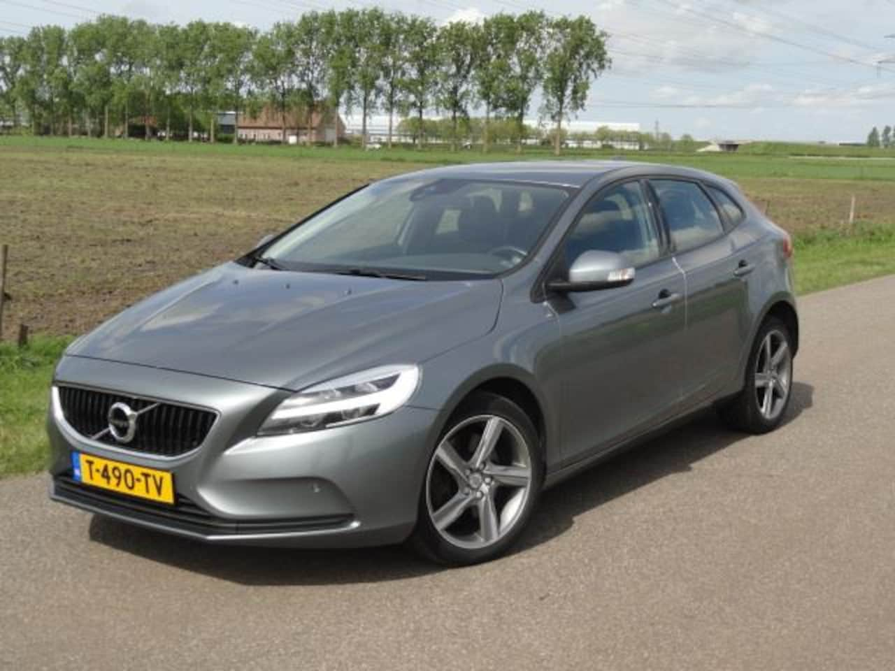 Volvo V40 - 2.0 D2 Inscription AUT / Full LED / NAVIG / ECC / PDC - AutoWereld.nl