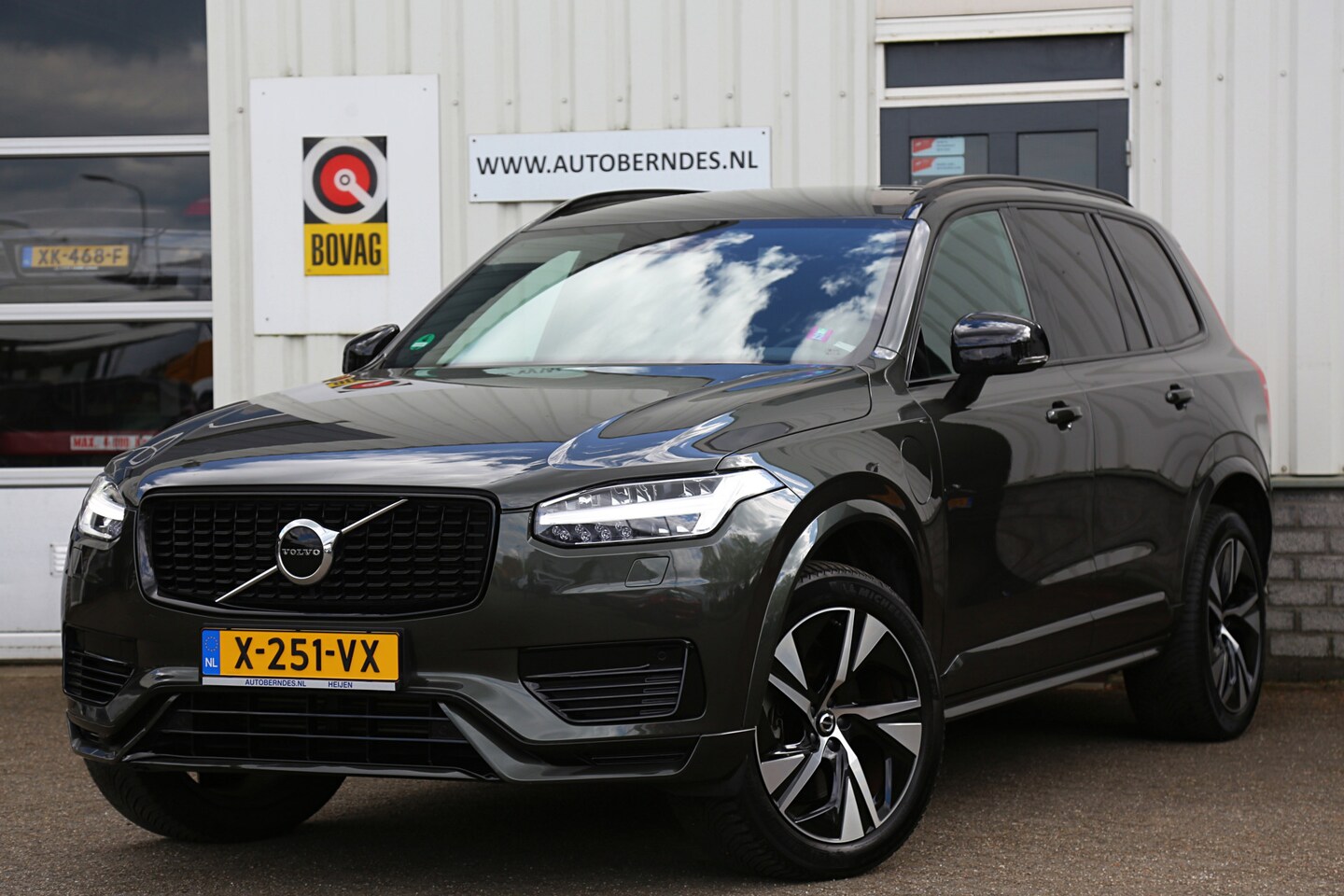 Volvo XC90 - 2.0 T8 456PK Recharge Plug-in AWD 7P R-Design*Facelift!*Perfect Volvo Onderh.*1ste Eig!*In - AutoWereld.nl