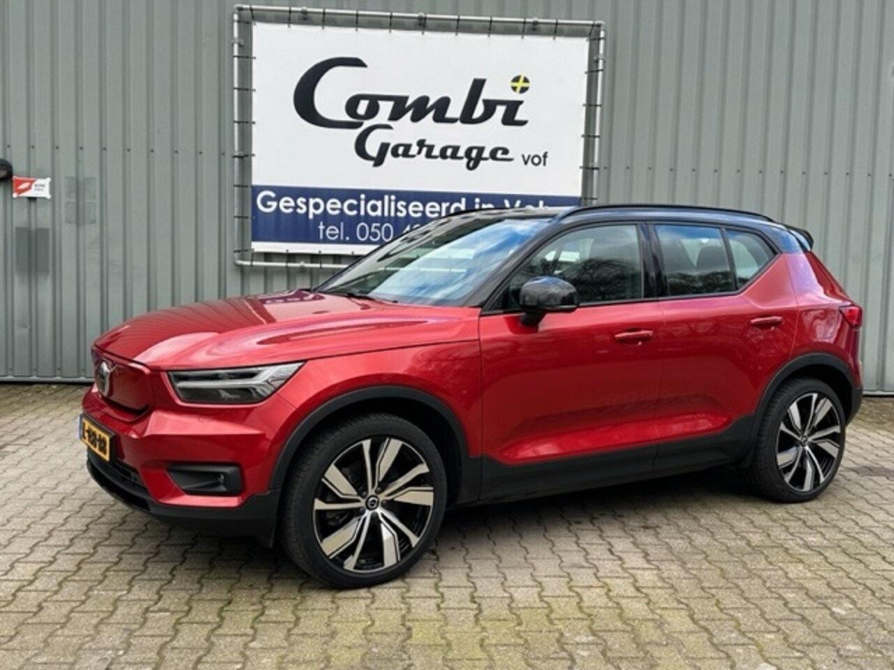 Volvo XC40 - Recharge P8 AWD R-Design Recharge P8 AWD RDesign 408pk - AutoWereld.nl