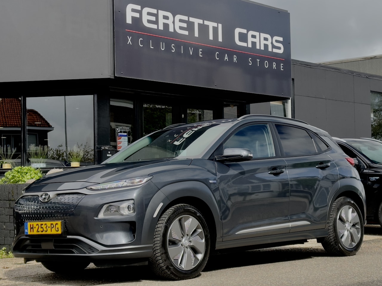 Hyundai Kona Electric - EV PREMIUM 64KWH AUTOM LEDER NAVI CAMERA LED LMV PDC - AutoWereld.nl