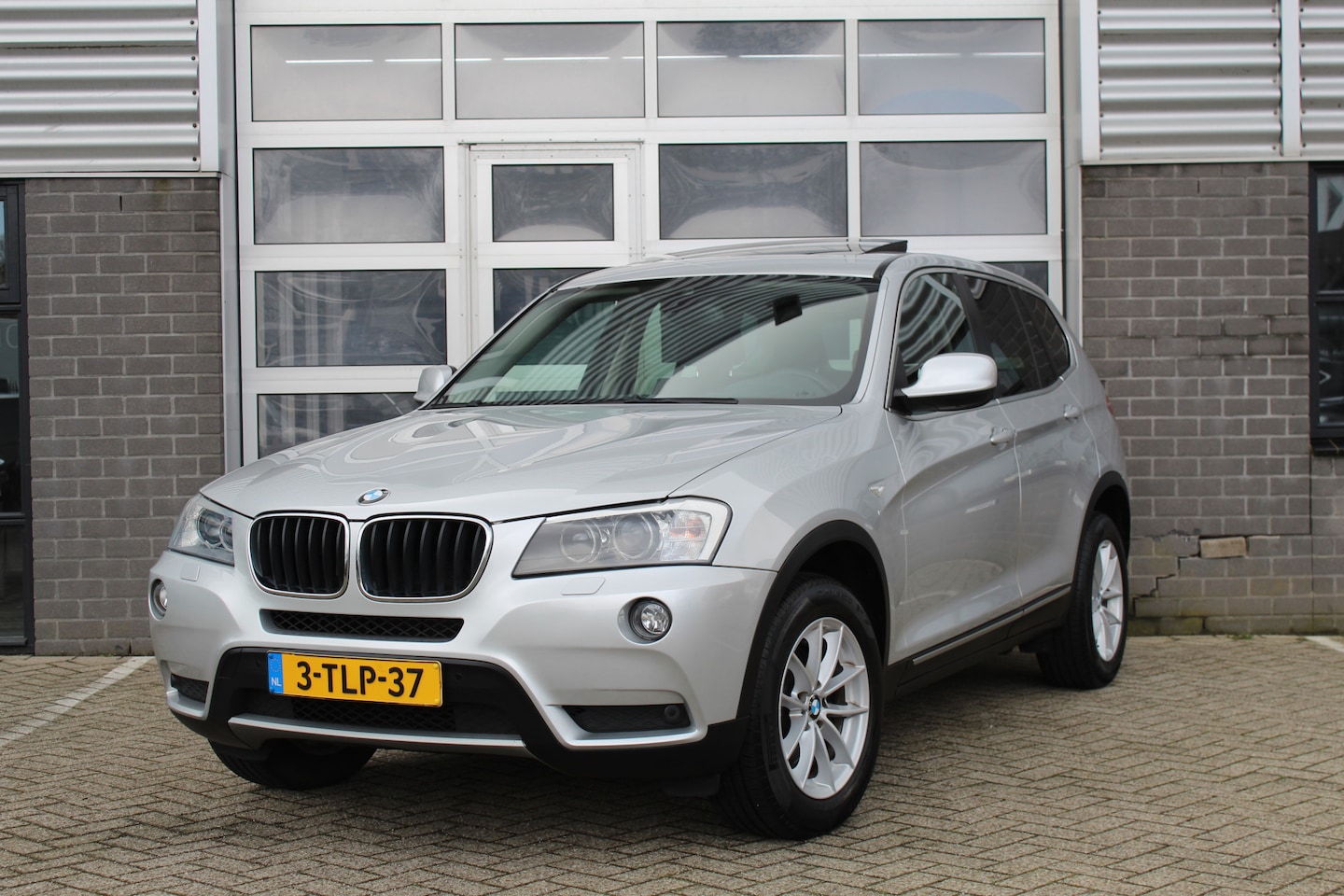 BMW X3 - xDrive20i High Executive / Panoramadak / Leer / HUD / N.A.P. - AutoWereld.nl