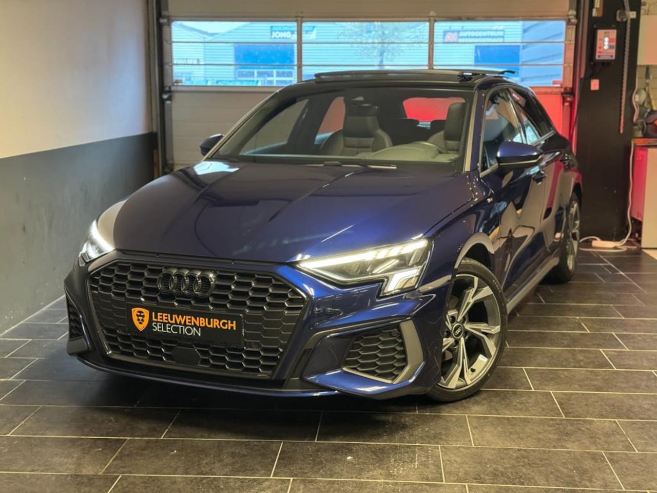 Audi A3 Sportback - 30 TFSI S-Line Pano ACC Virtual ! - AutoWereld.nl