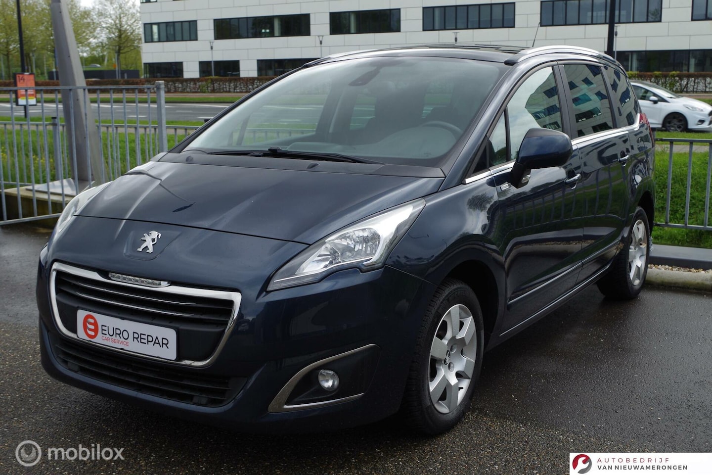 Peugeot 5008 - 1.2 PureTech Style 5p. 1.2 PureTech Style 5p. - AutoWereld.nl