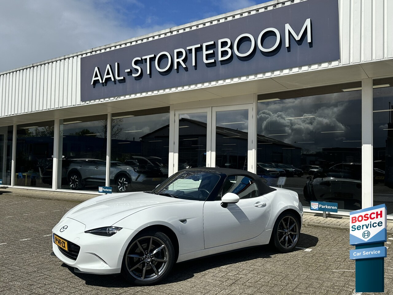 Mazda MX-5 - 2.0 160pk GT-M Bi-Xenon | Leder | Stoelverwarming | Navi | Bose | Apple Carplay | Keyless - AutoWereld.nl