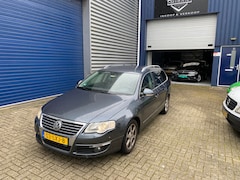 Volkswagen Passat Variant - 1.4 TSI Highline BlueMotion DSG Leer Navi