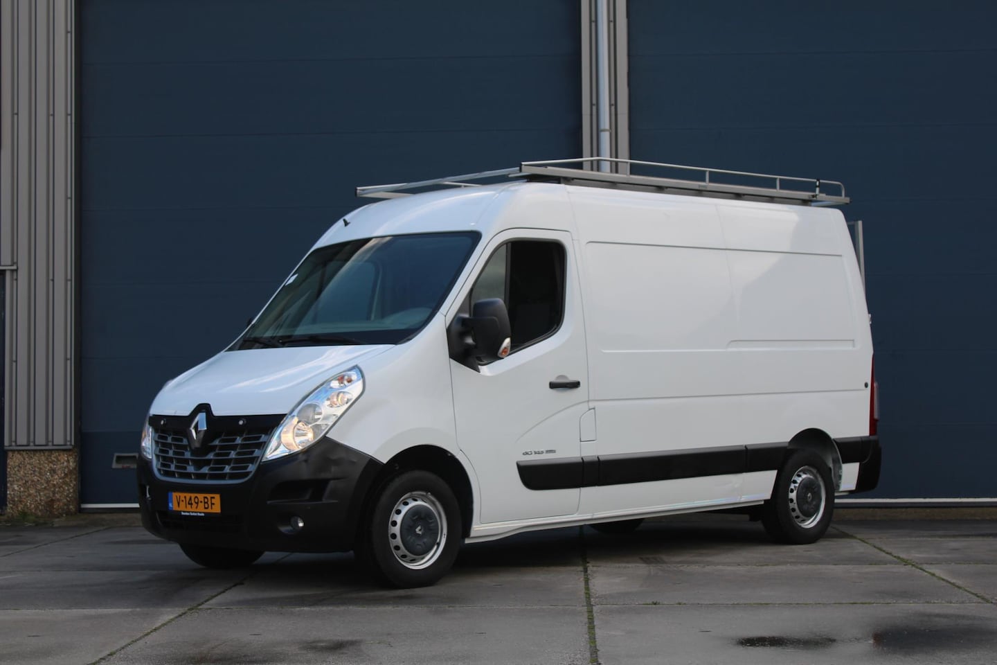 Renault Master - T35 2.3 dCi L2H2 Energy AIRCO / CRUISE CONTROLE / TREKHAAK / IMPERIAL / EURO 6 - AutoWereld.nl