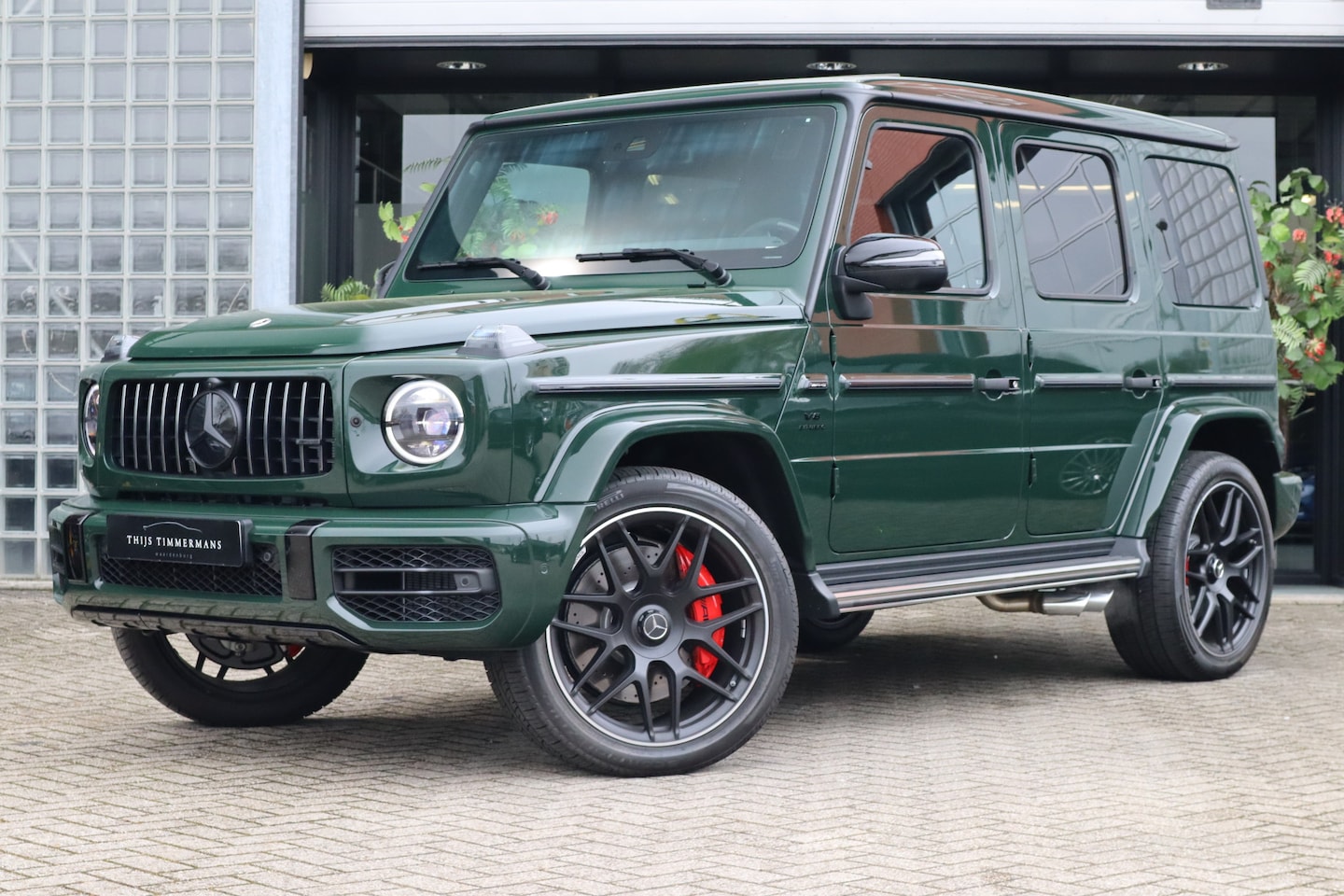 Mercedes-Benz G-klasse - 63 AMG | Manufaktur Diepgroen, Manufaktur interieur, Carbon interieur + stuur, Massagestoe - AutoWereld.nl