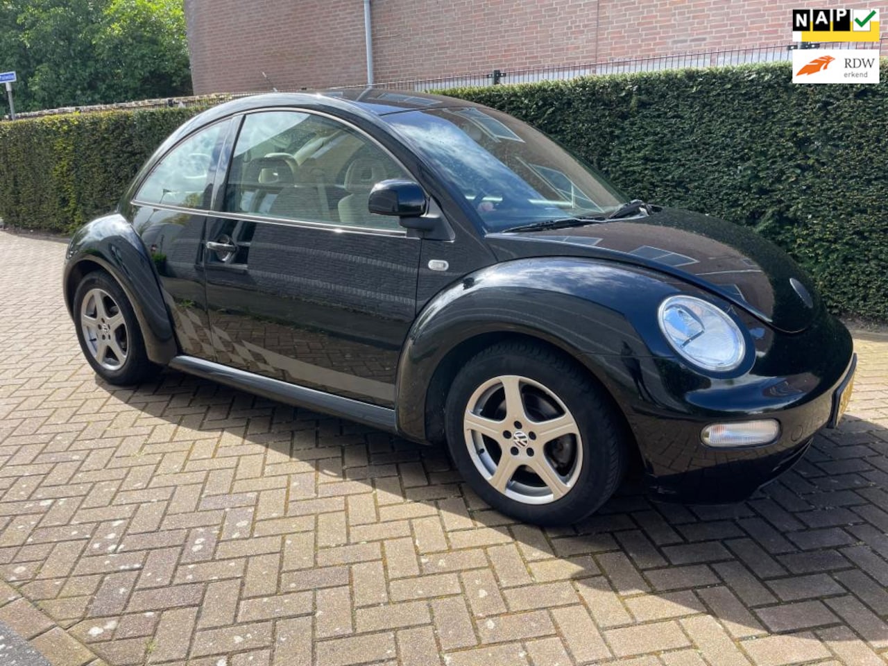 Volkswagen New Beetle - 2.0 Highline 2.0 Highline - AutoWereld.nl