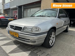 Opel Astra - 1.6i GL 5DRS 2X ELECT. RAMEN LMV RIJDT GOED NAP APK