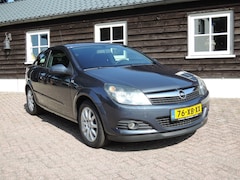 Opel Astra GTC - 1.8 Edition handgeschakeld