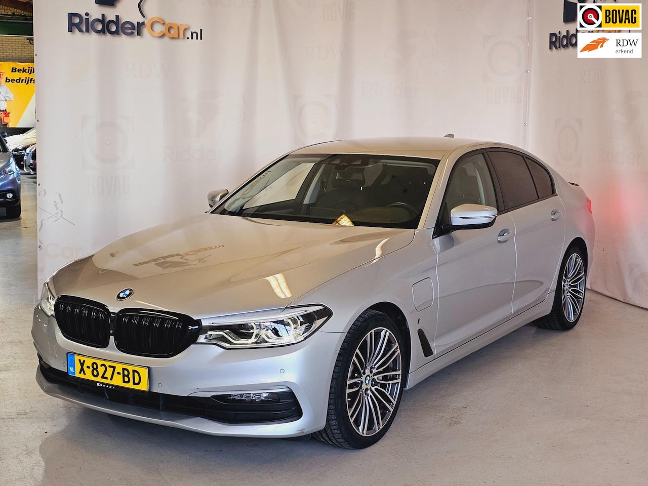 BMW 5-serie - 530e iPerformance High Executive M line|1E EIG|LEDER|ELEK STOELEN|DIGI DASH - AutoWereld.nl