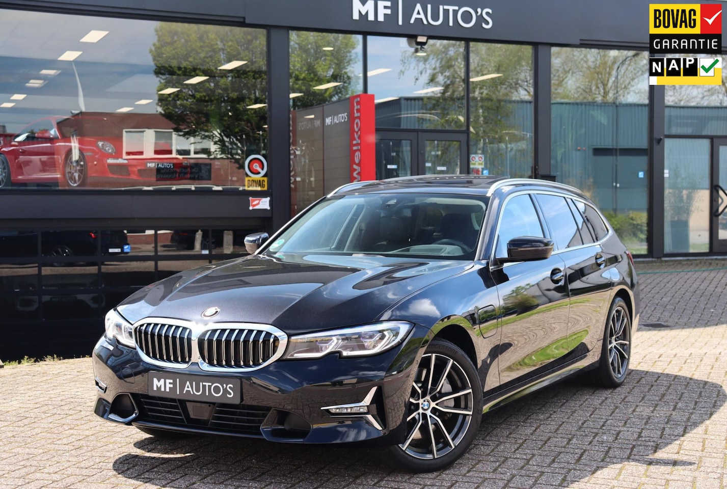 BMW 3-serie Touring - 330e xDrive High Executive Sport|Pano|HUD|Laser|H&K - AutoWereld.nl