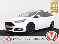 Ford Focus Wagon - 2.0 ST-3 | 250 PK | Climate Control | Stoel/Stuurverwarming | Camera | Recaro Sportstoelen