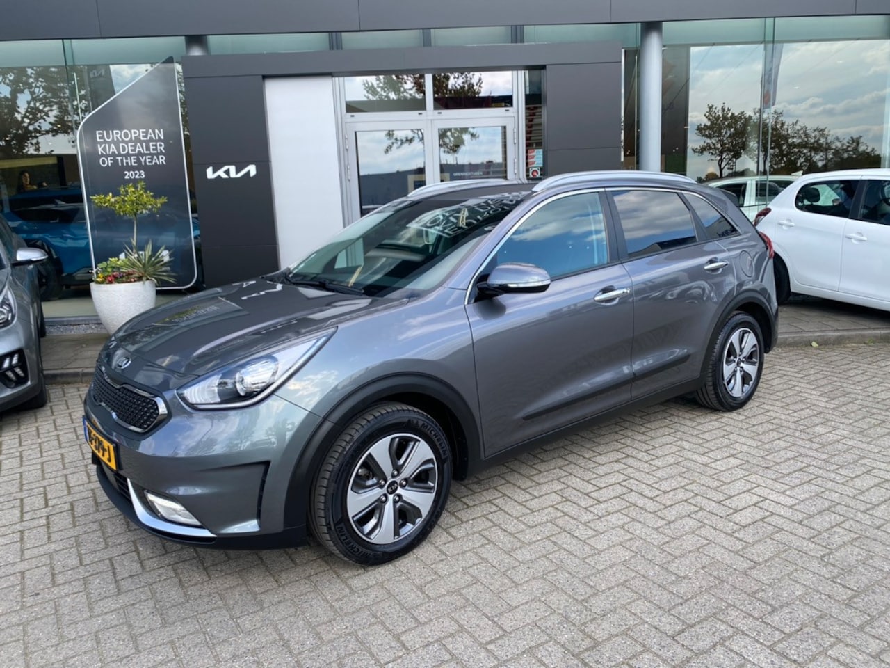 Kia Niro - 1.6 GDi Hybrid BusinessLine Leder // Key Less // Stoel, Stuur Verw. // 1e Eigenaar info Ro - AutoWereld.nl