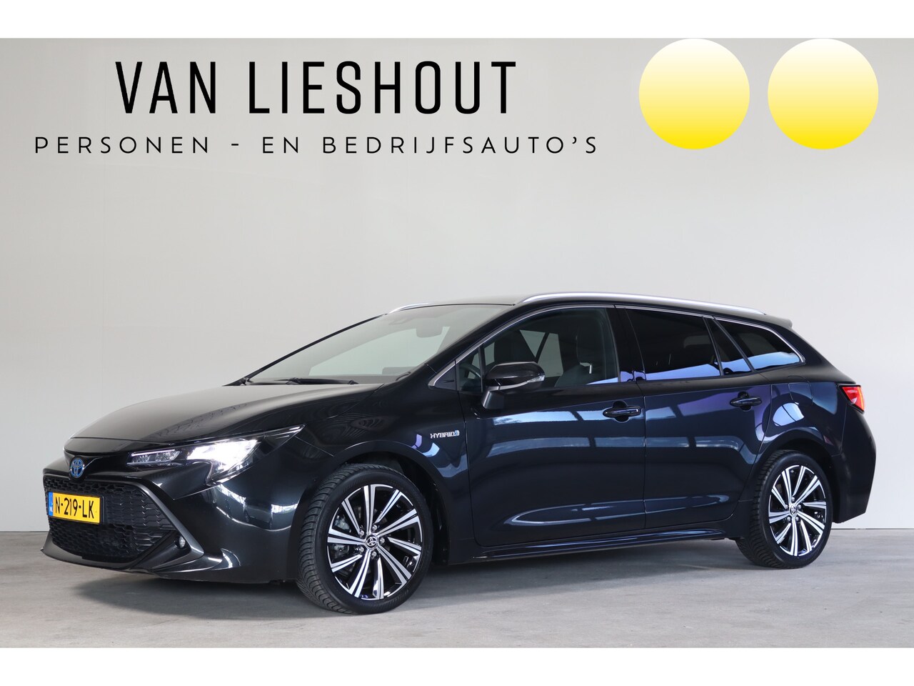 Toyota Corolla Touring Sports - 1.8 Hybrid Dynamic NL-Auto!! Camera I Apple Car-Play I Led verlichting - AutoWereld.nl