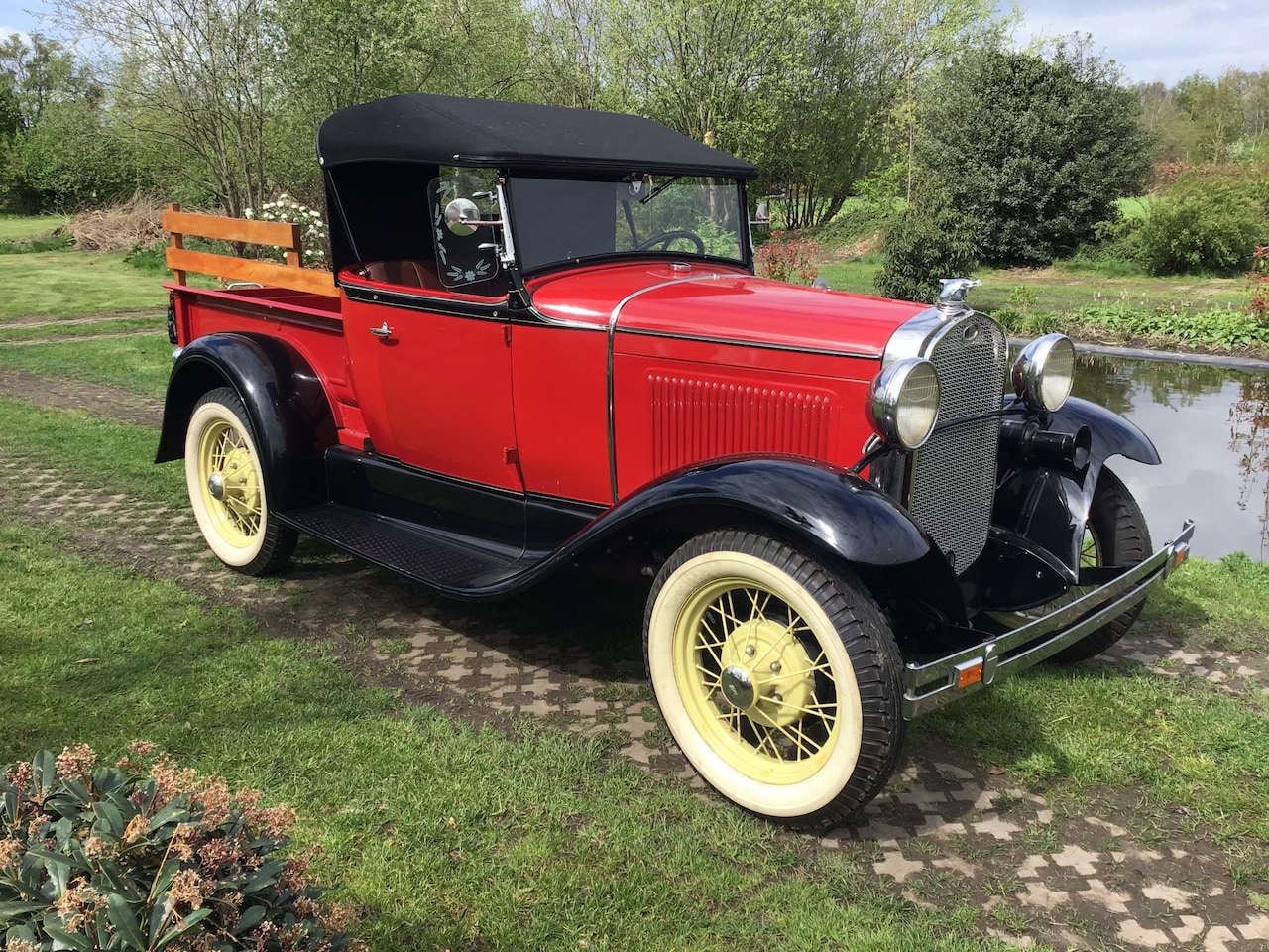 Ford Model A - USA Pick Up 2010 restauriert mit Mehrausstungen Motor läuft sehr schön Auch ein Video ist - AutoWereld.nl