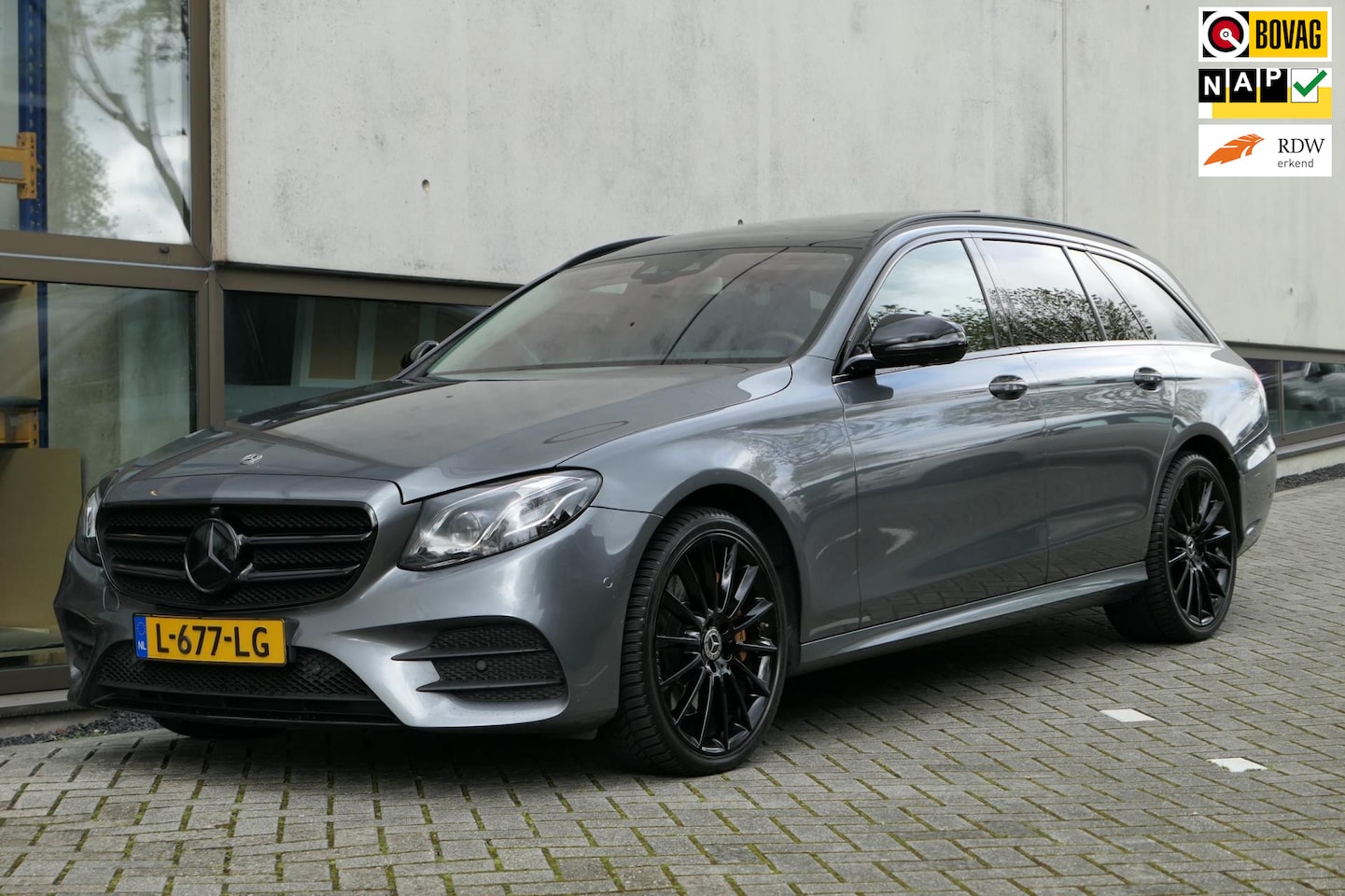 Mercedes-Benz E-klasse Estate - 400 4MATIC Premium Plus AMG Panodak Widescreen - AutoWereld.nl