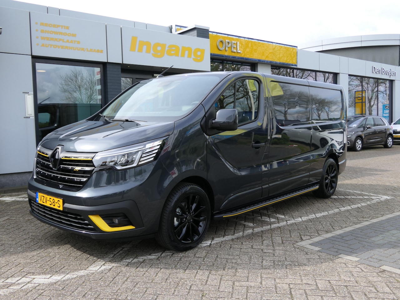 Renault Trafic - 2.0 dCi 130pk T30 L2H1 Special Edition | Navigatie | 18" LMV | Trekhaak - AutoWereld.nl