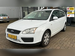 Ford Focus Wagon - 1.6 TDCI Trend airconditioning elektrische pakket cruise controle trekhaak Apk 04-10-2024