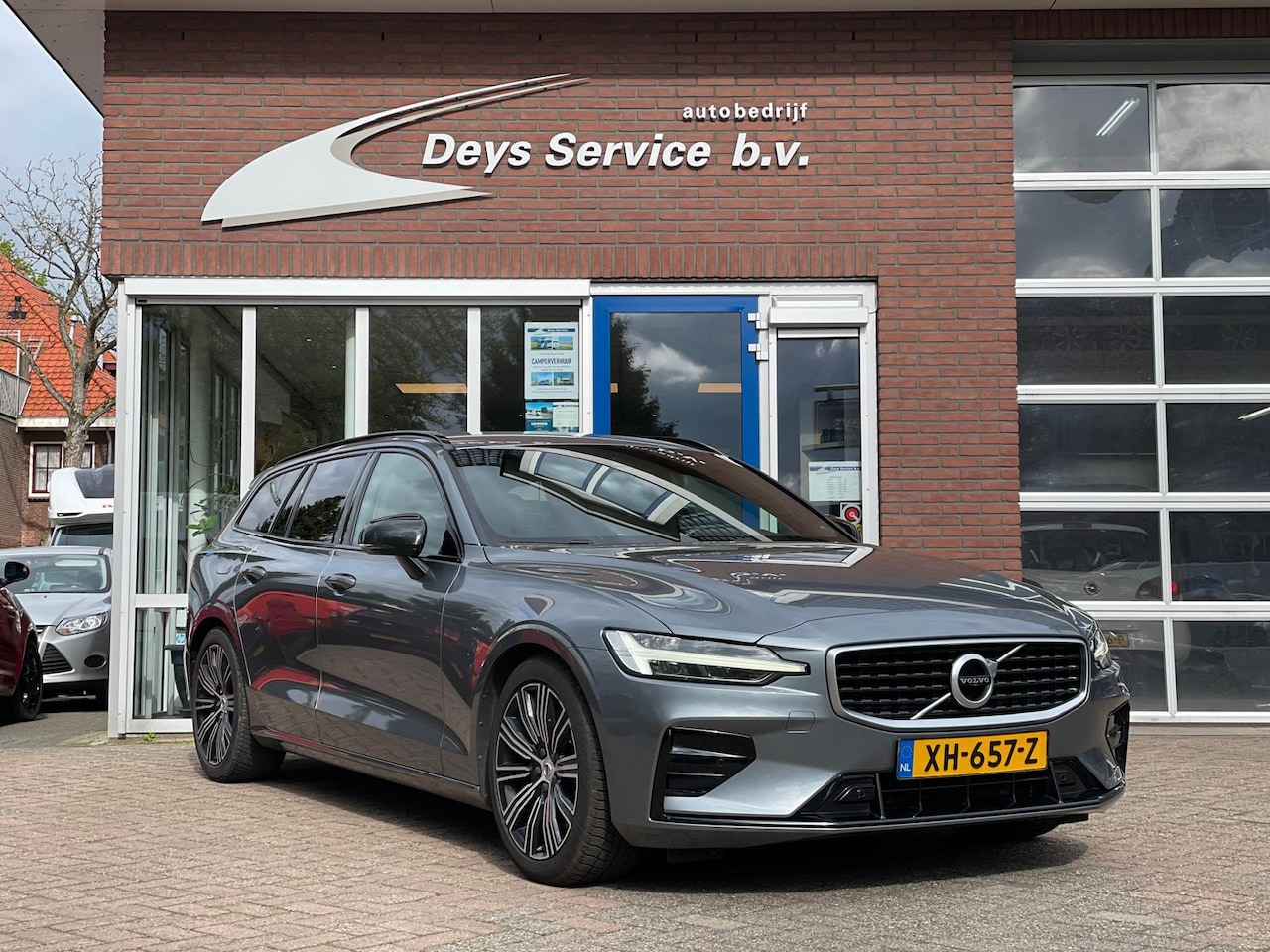 Volvo V60 - 2.0 T5 R-Design 2.0 T5 R-Design - AutoWereld.nl