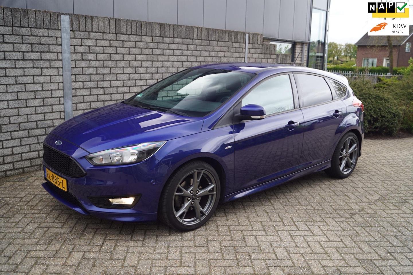 Ford Focus - 1.5 ST-Line 5 Deurs 150 PK Navi Clima Apple Carplay Cruise Inparkeer Systeem 2x PDC Sports - AutoWereld.nl