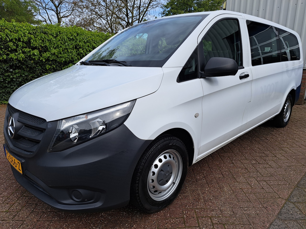 Mercedes-Benz Vito Tourer - 109 BlueTEC Extra Lang 26600.- INC. BTW 9-PERSOONS 88PK - AutoWereld.nl