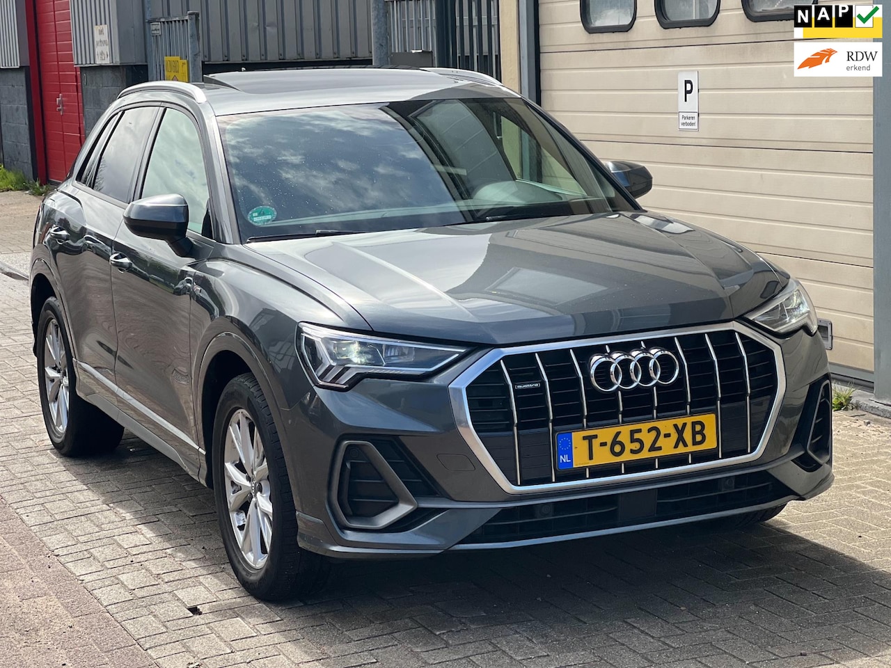 Audi Q3 - 40 TFSI quattro S Line Pro Line S 190PK PANO/S-LINE/MATRIX/LED/FULL OPTION - AutoWereld.nl