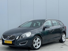 Volvo V60 - 1.6 DRIVe Summum | Leder | Xenon | PDC | Stoelverwarming | Trekhaak | Climate control