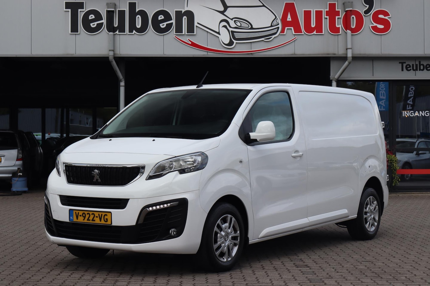 Peugeot Expert - 231S 2.0 BlueHDI 120 Premium Pack Bijrijdersbank, Apple Carplay, Navigatie, Airco, Elektri - AutoWereld.nl