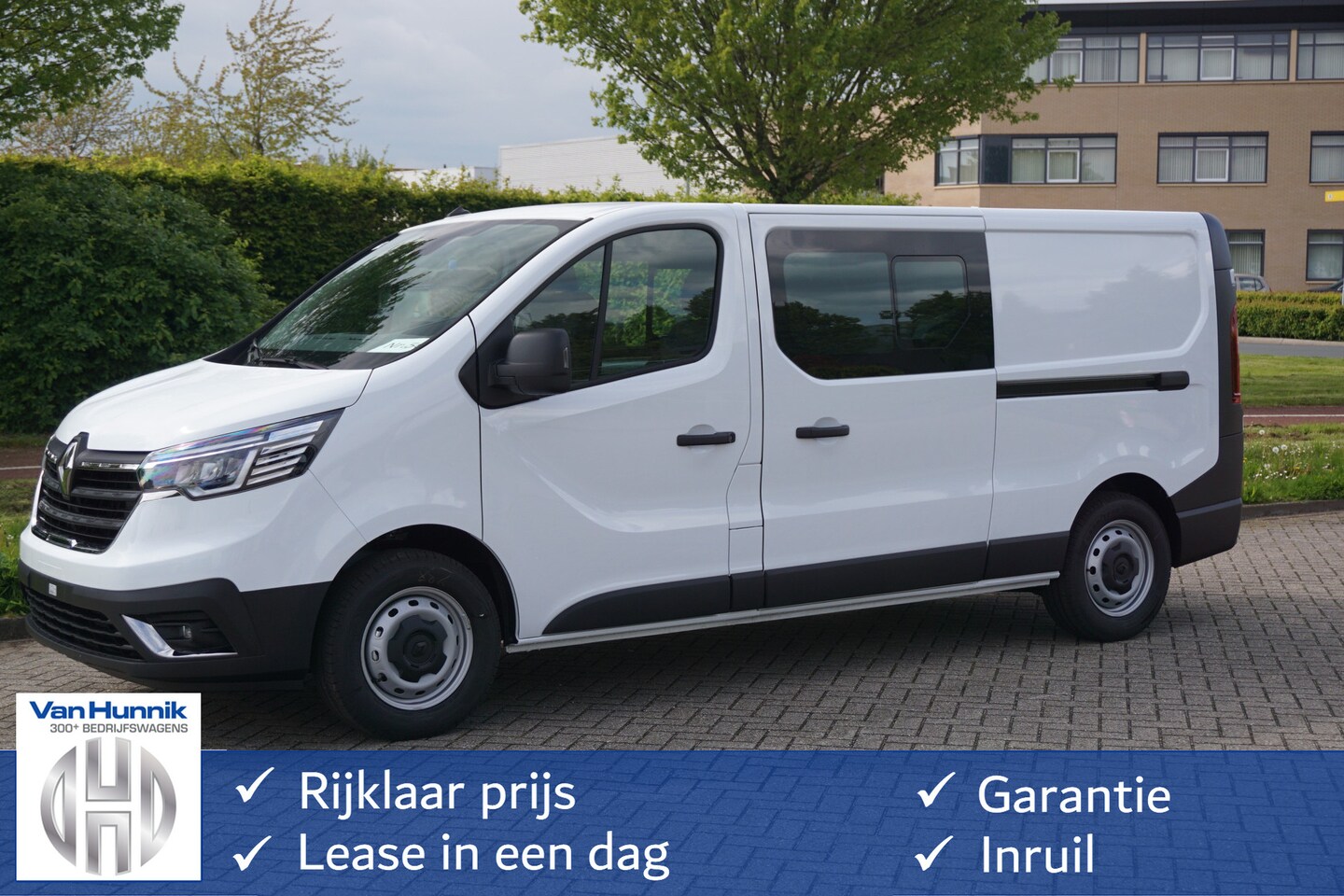 Renault Trafic - 2.0DCI 170PK L2H1 DC EDC Automaat Navi, Camera, Climate, Cruise, LED!! NR. L01* - AutoWereld.nl