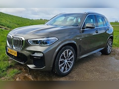 BMW X5 - xDrive45e High Executive Panorama dak / Trekhaak / M-sport / Sky lounge / Harman Kardon