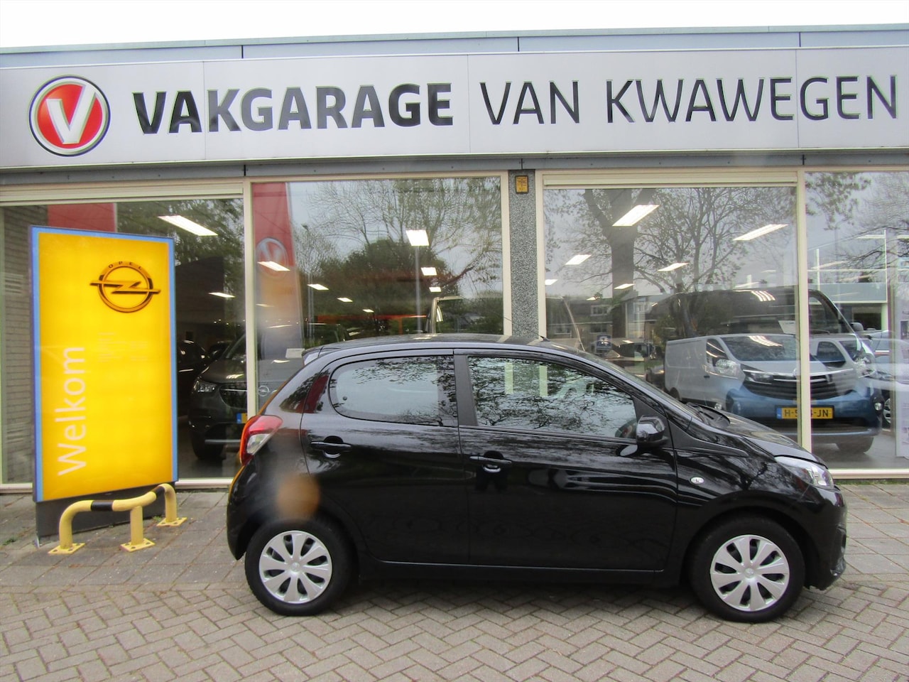 Peugeot 108 - 1.0 e-VTi 68pk 5D Blue Lease - AutoWereld.nl