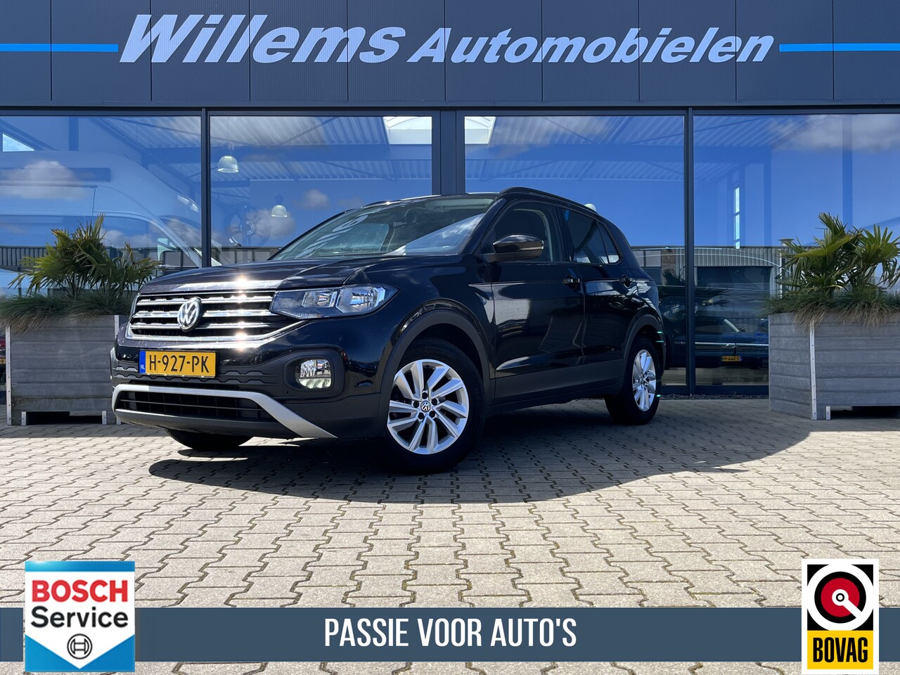 Volkswagen T-Cross - 1.0 TSI Life Adaptive Cruise Control , Navigatie , Trekhaak - AutoWereld.nl