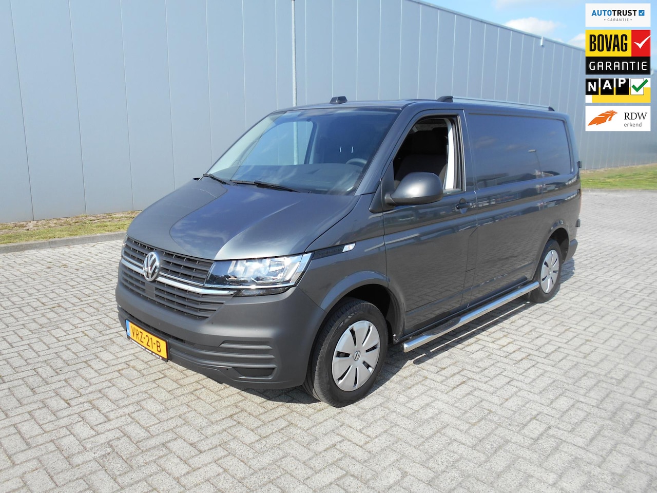 Volkswagen Transporter - 2.0 TDI L1H1 26 Economy Business 2.0 TDI L1H1 26 Economy Business - AutoWereld.nl