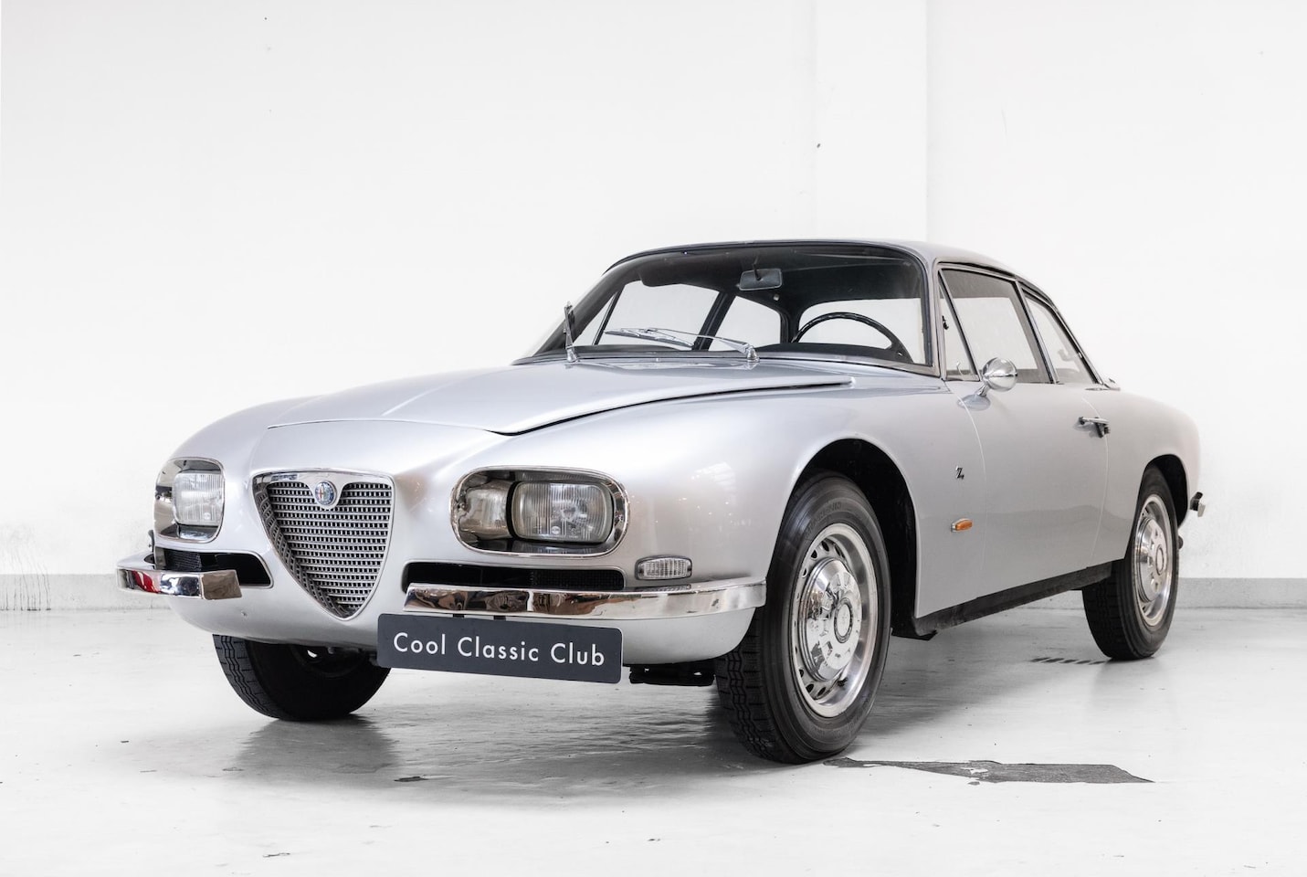 Alfa Romeo 2600 - SZ - Swiss Delivered - Collector's Car - - AutoWereld.nl