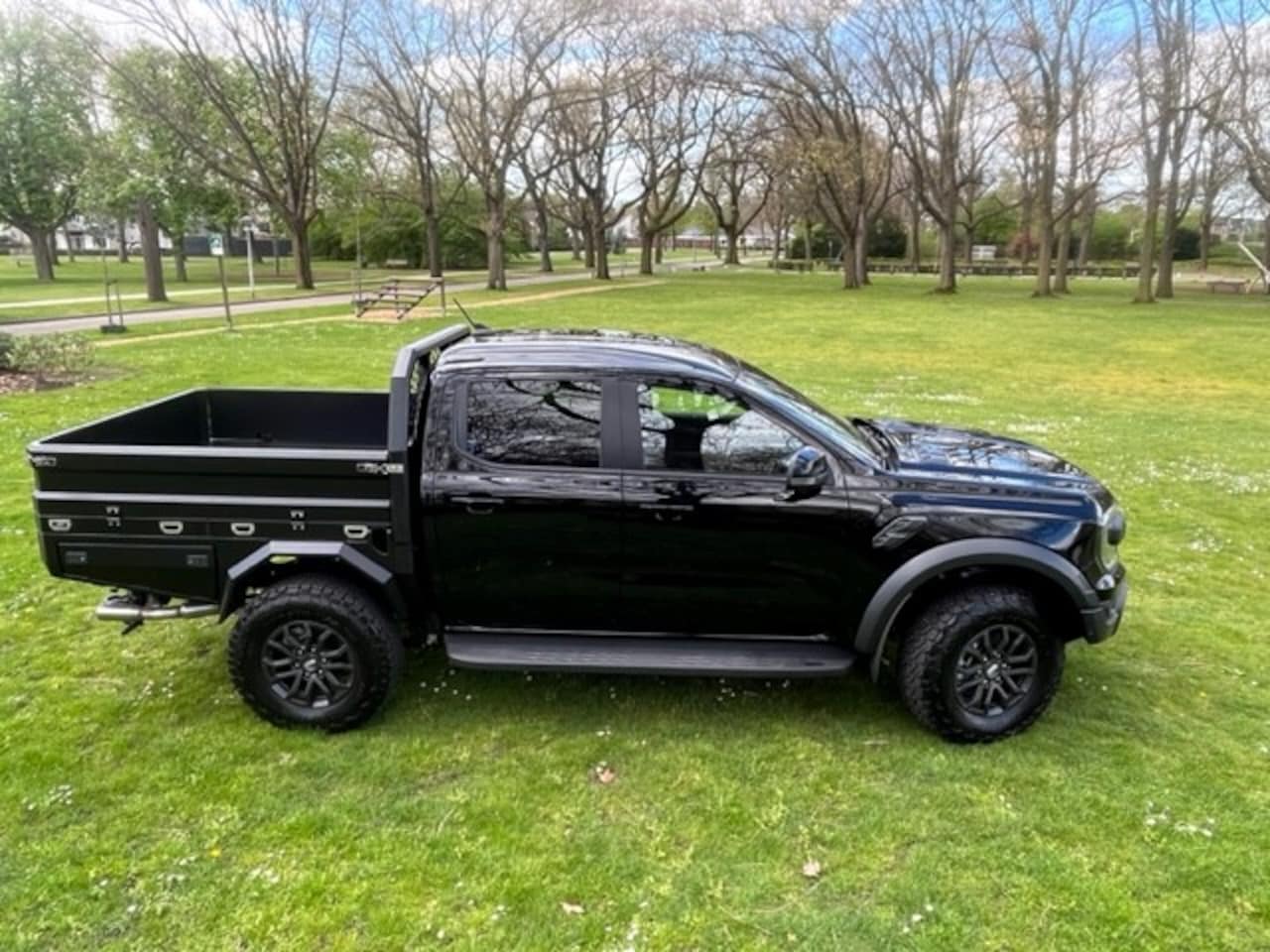 Ford Ranger Raptor - 3.0 V6 AUT BENZ 5 PERS GRIJS KENTEKEN CUSTOM MADE EDITION € 79.495 EXCL Deze unieke CUSTOM - AutoWereld.nl