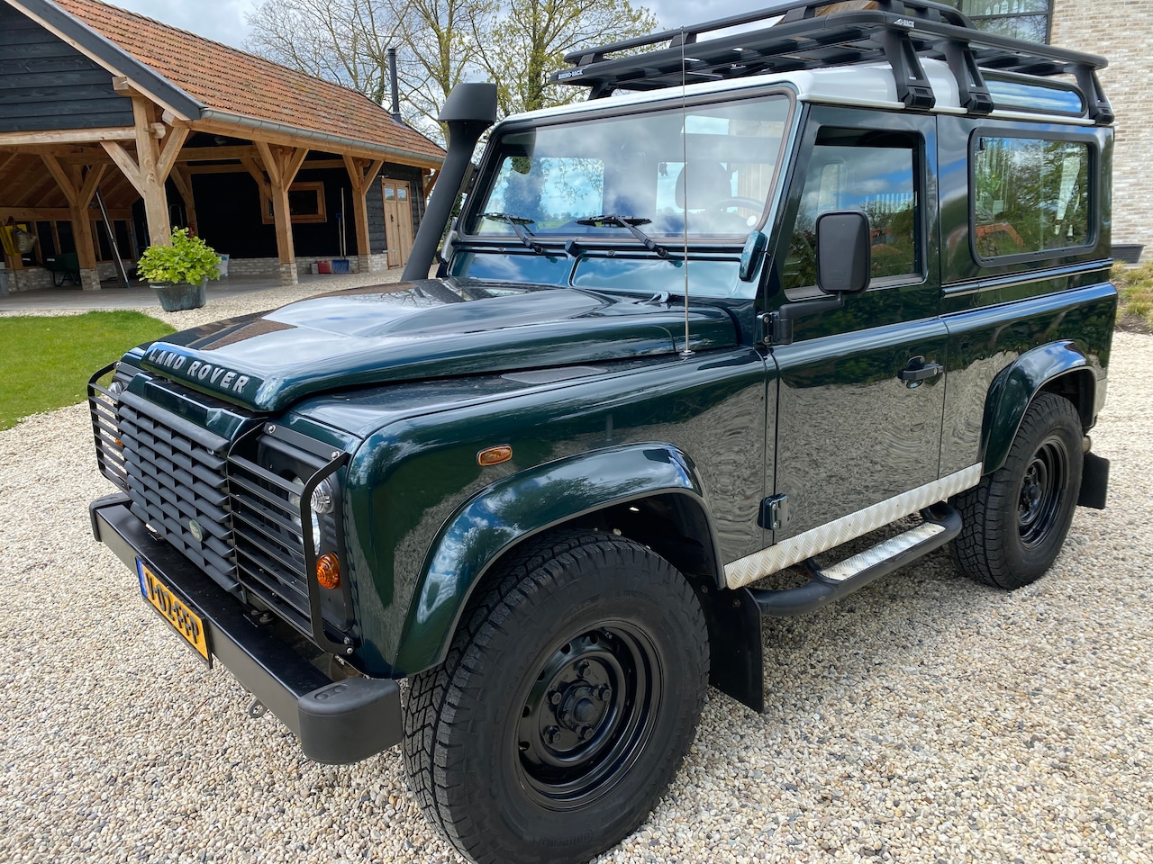 Land Rover Defender - 2.2 D SW 90" XTech Van tweede eigenaar