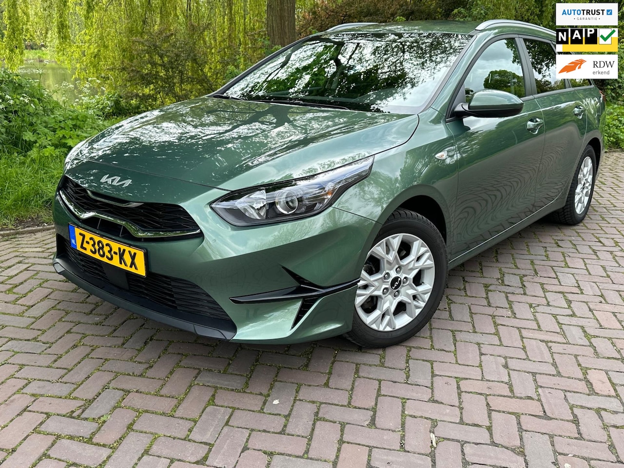 Kia Cee'd Sportswagon - Ceed 1.5 T-GDi DynamicLine 160 pk 1 Eig. b.j. 4-2023 Apple carplay ,camera 12000 km - AutoWereld.nl