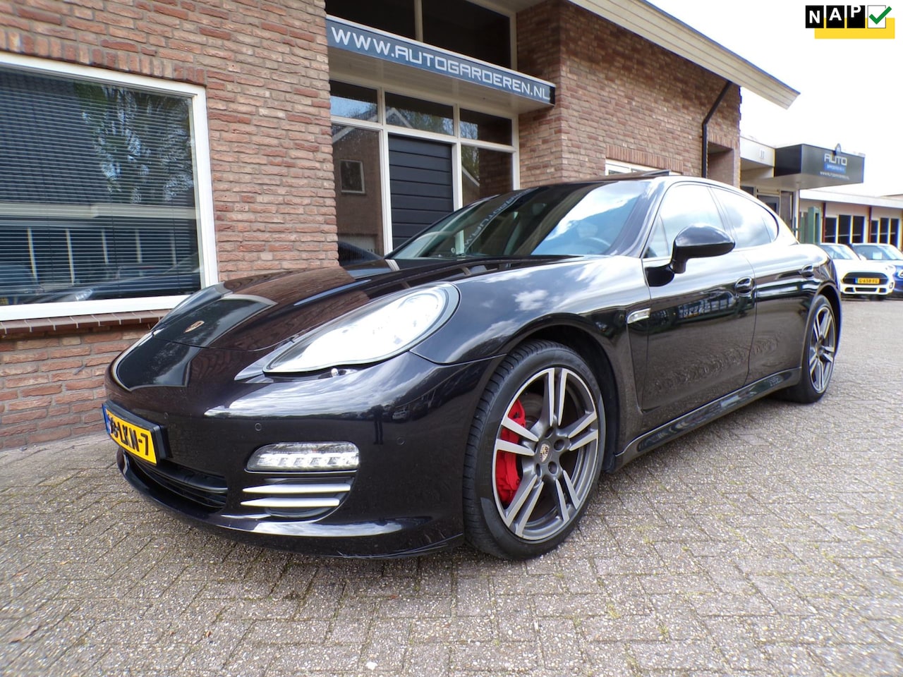 Porsche Panamera - 3.6 4 Automaat / leder / Navi / Schuifdak / Sport Chrono - AutoWereld.nl