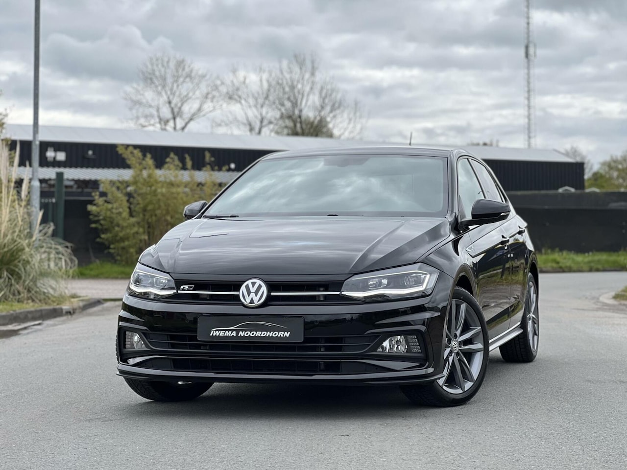 Volkswagen Polo - 1.0 TSI Highline R-Line LED|Stoelverwarming|Climate control|AppleCarplay - AutoWereld.nl