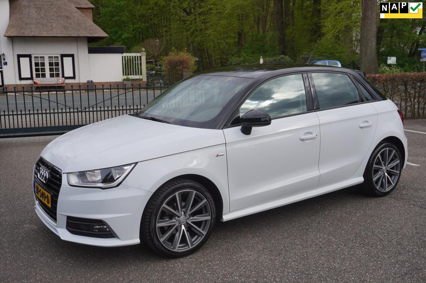 Audi A1 Sportback - 1.0 TFSI S-line Adrenalin 5Drs Navi Lm Velgen - AutoWereld.nl