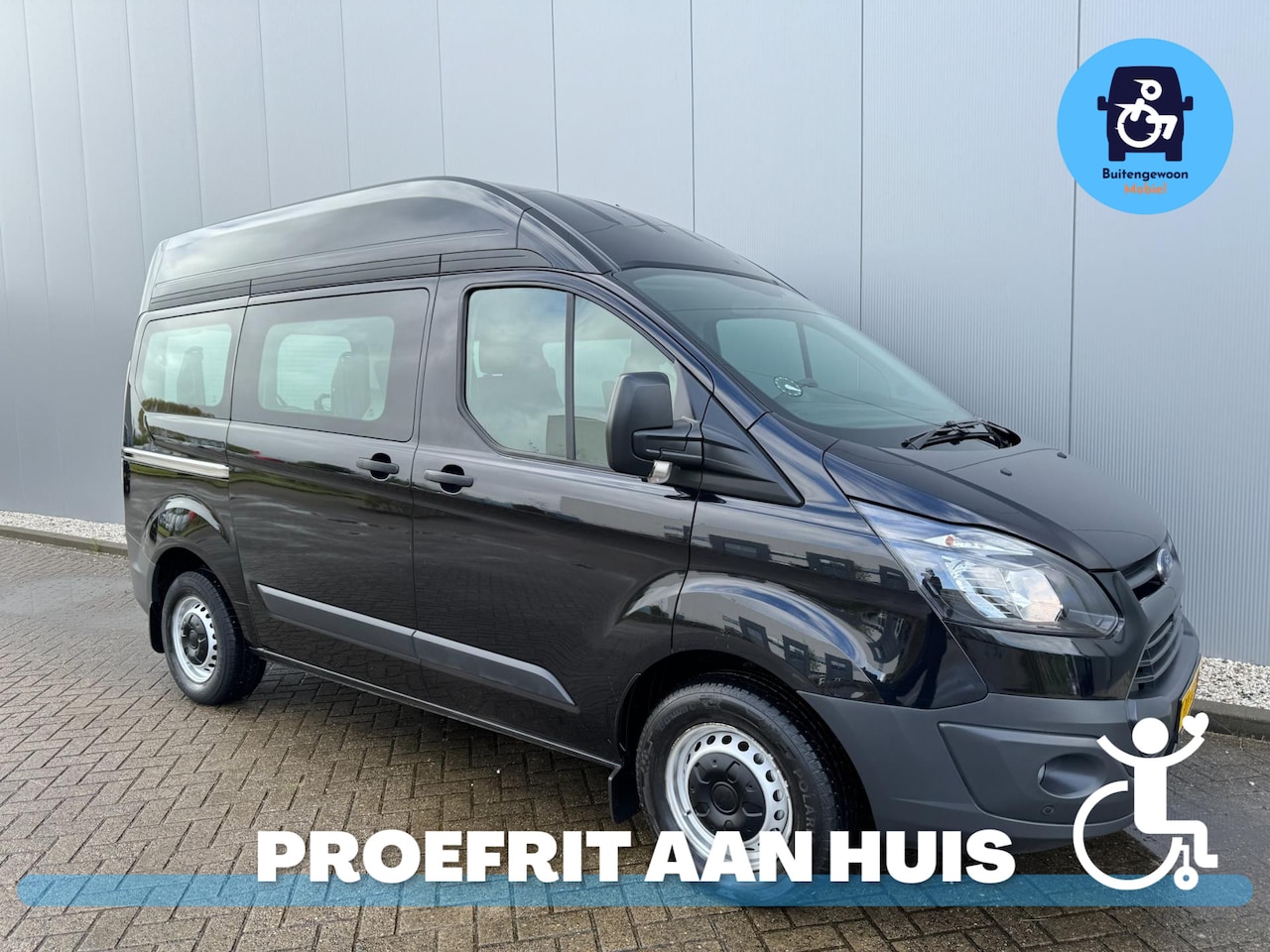 Ford Transit Custom - Rolstoelbus met Airco | Zwart en luxe uitgevoerd - AutoWereld.nl