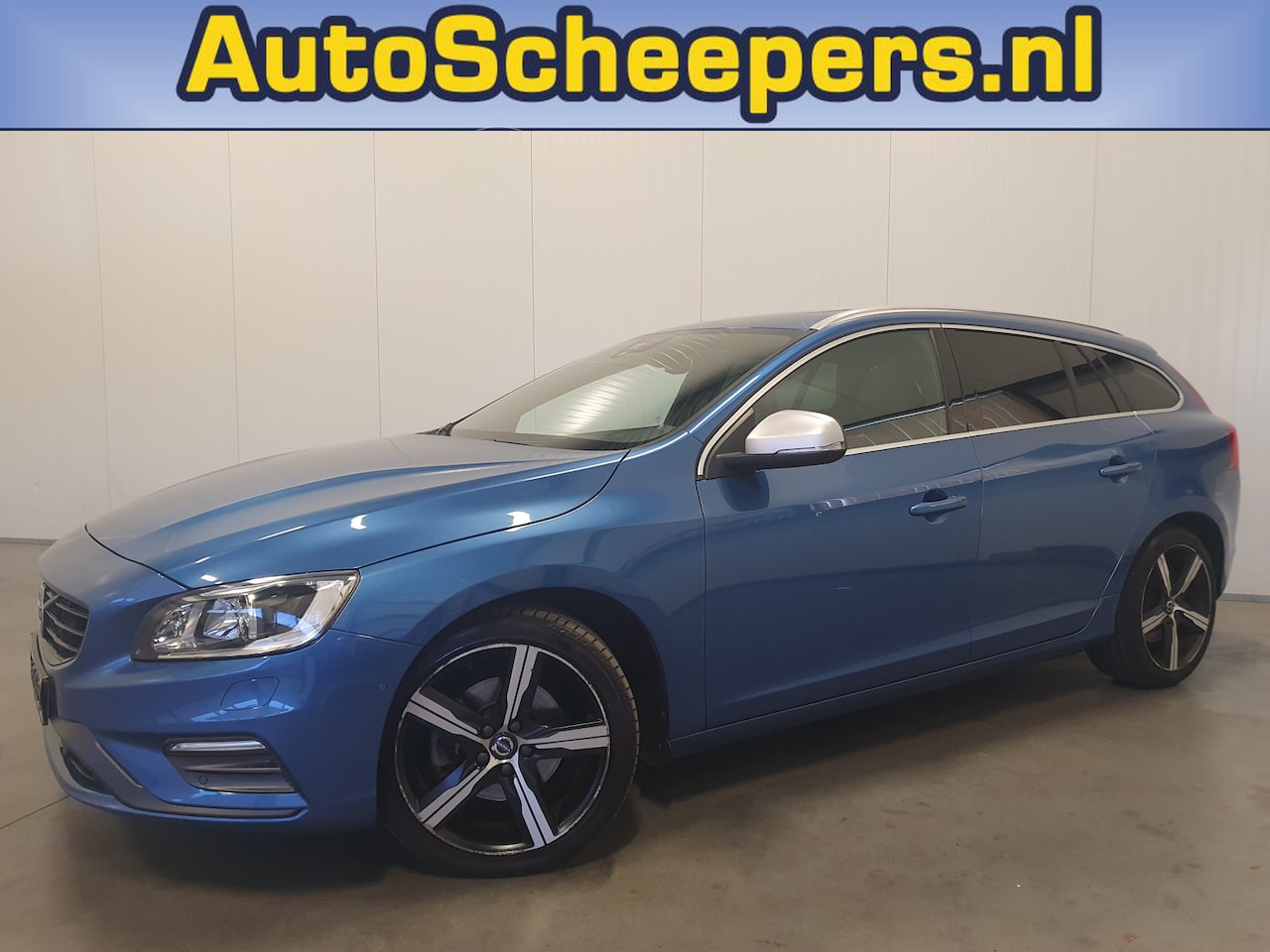 Volvo V60 - 2.0 T4 Business Sport OPEN-DAK/PDC/NAVI/CRUISE/CLIMA/LMV - AutoWereld.nl