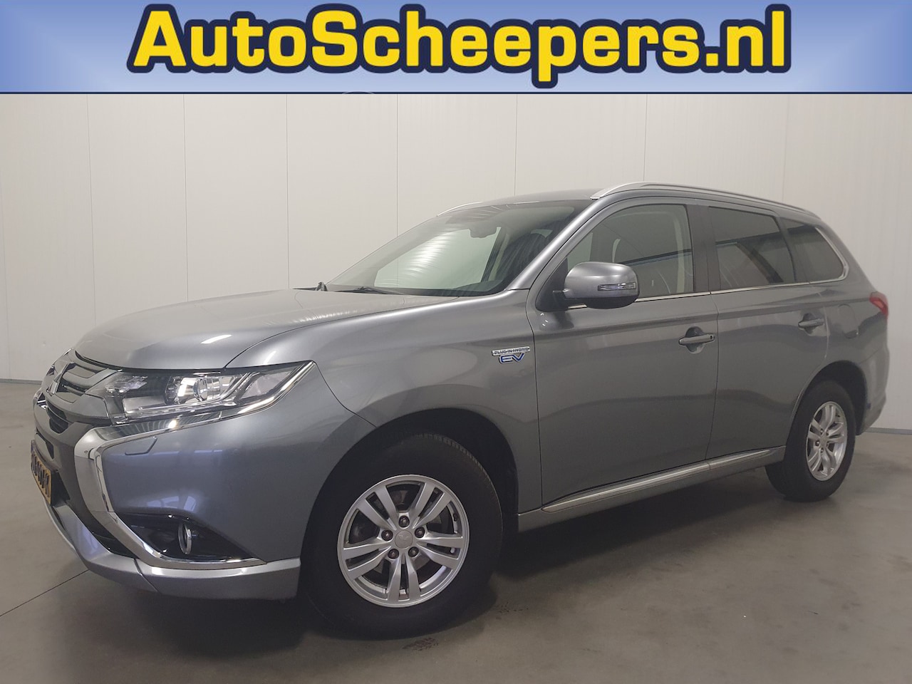 Mitsubishi Outlander - 2.0 PHEV Pure NAVI/CRUISE/CLIMA/TRHAAK/LMV - AutoWereld.nl