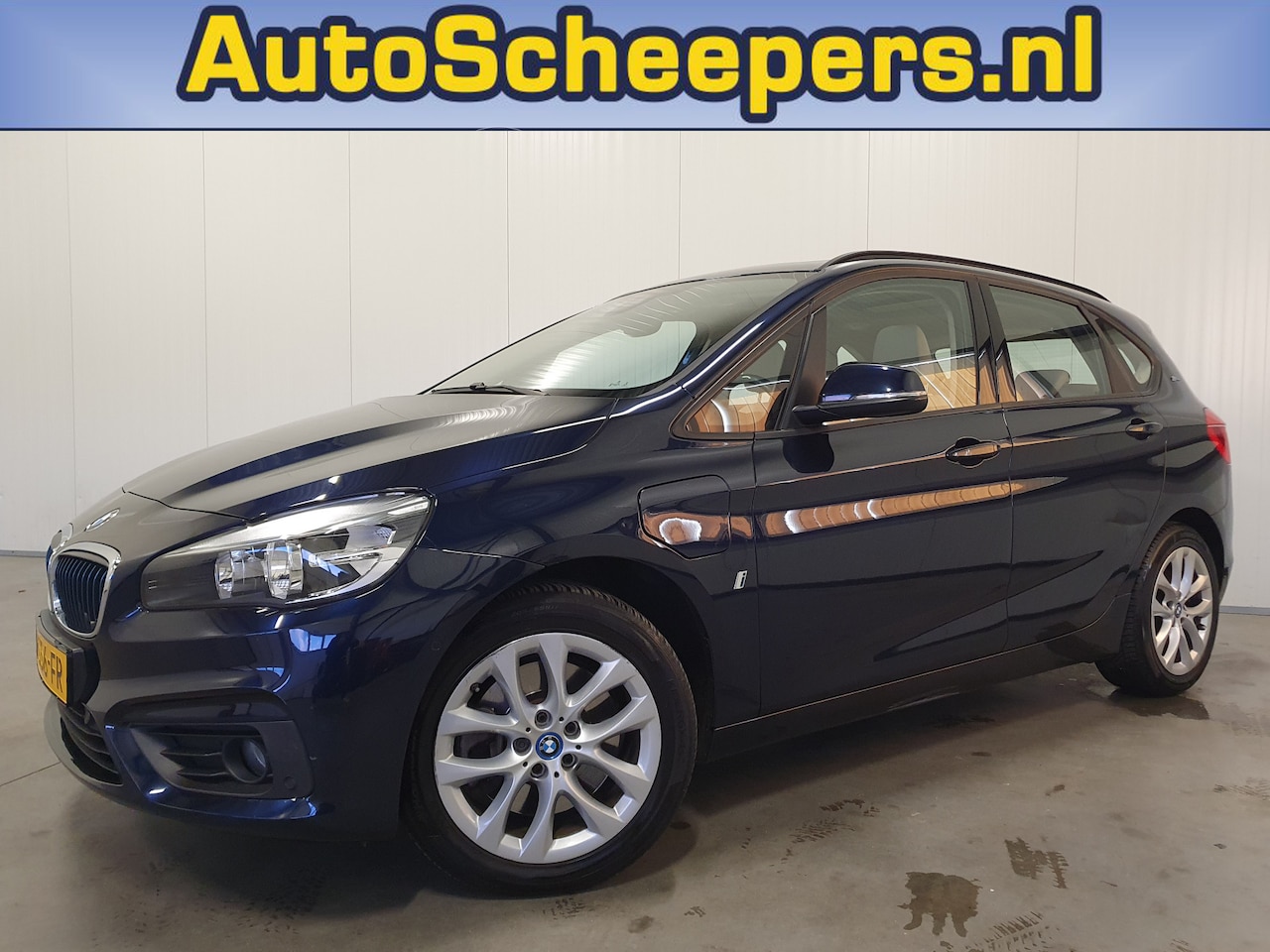 BMW 2-serie Active Tourer - 225xe iPerformance High Executive PANO/LEDER/NAVI/CAMERA/LMV - AutoWereld.nl