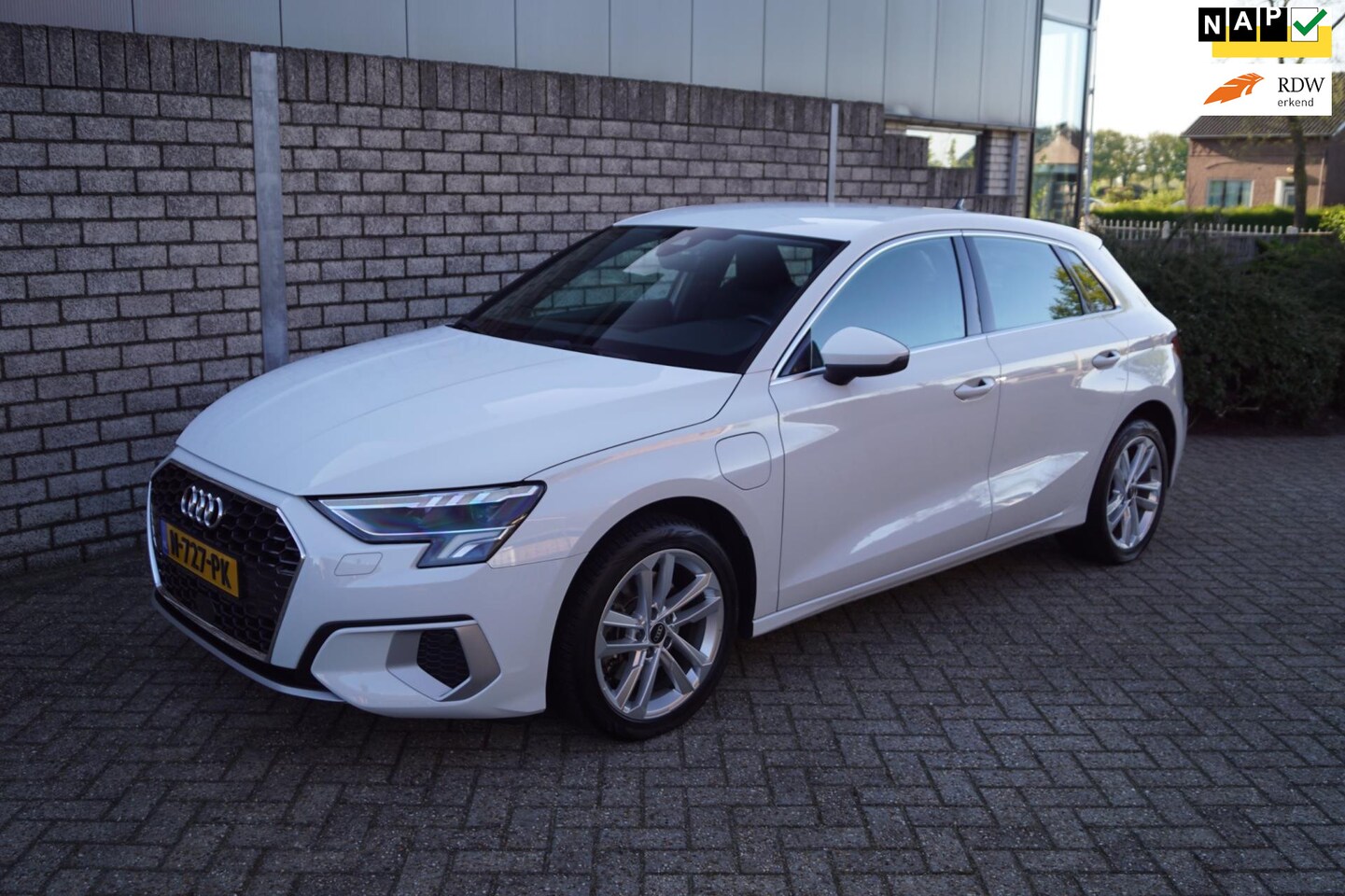 Audi A3 Sportback - 40 TFSI e Business Edition Autom Navi Clima Sportst Audi Drive Select Cruise PDC LMV 17 Ap - AutoWereld.nl