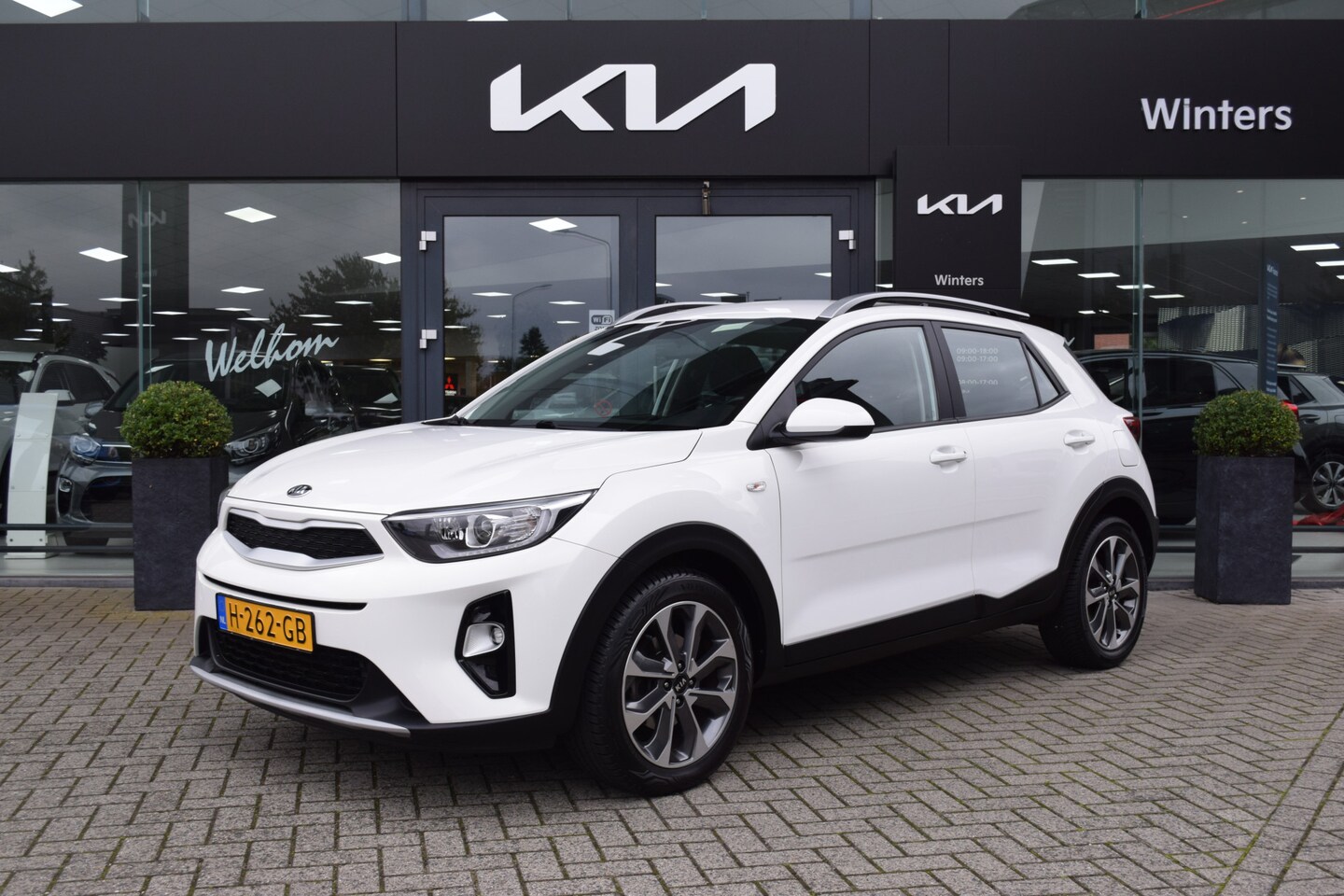 Kia Stonic - 1.0 T-GDi DynamicLine Airco Cr.Control Navi+Camera+BT+USB 17"LMV LED 7jr.Garantie - AutoWereld.nl